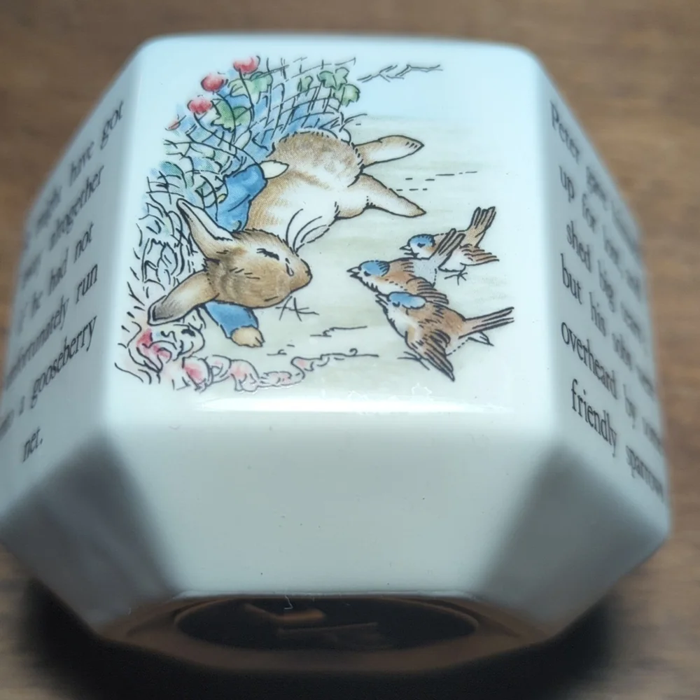 WEDGWOOD of Etruria Beatrix Potter Peter Rabbit Bank - Picture 6 of 8